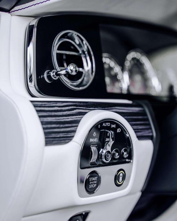 Rolls-Royce clock