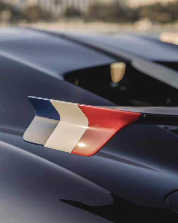 Bugatti tricolore