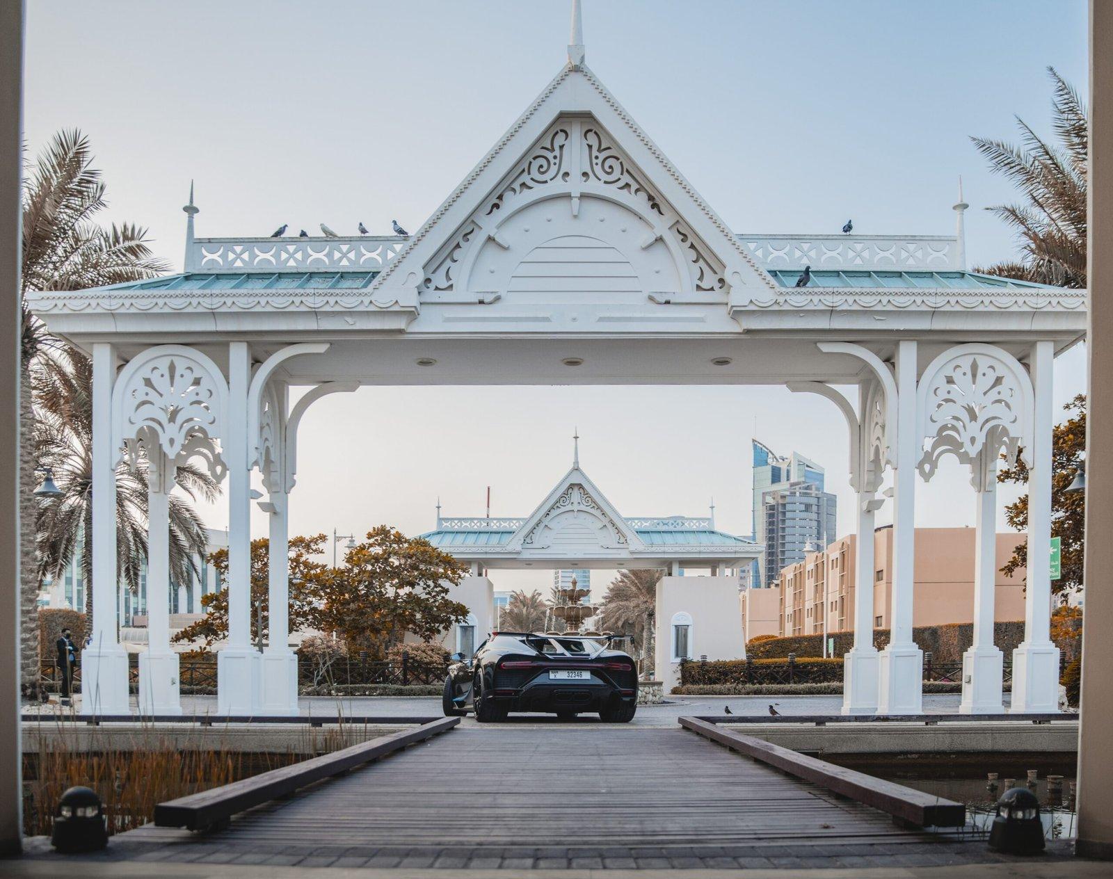 Bugatti Pur Sport — The pavilion