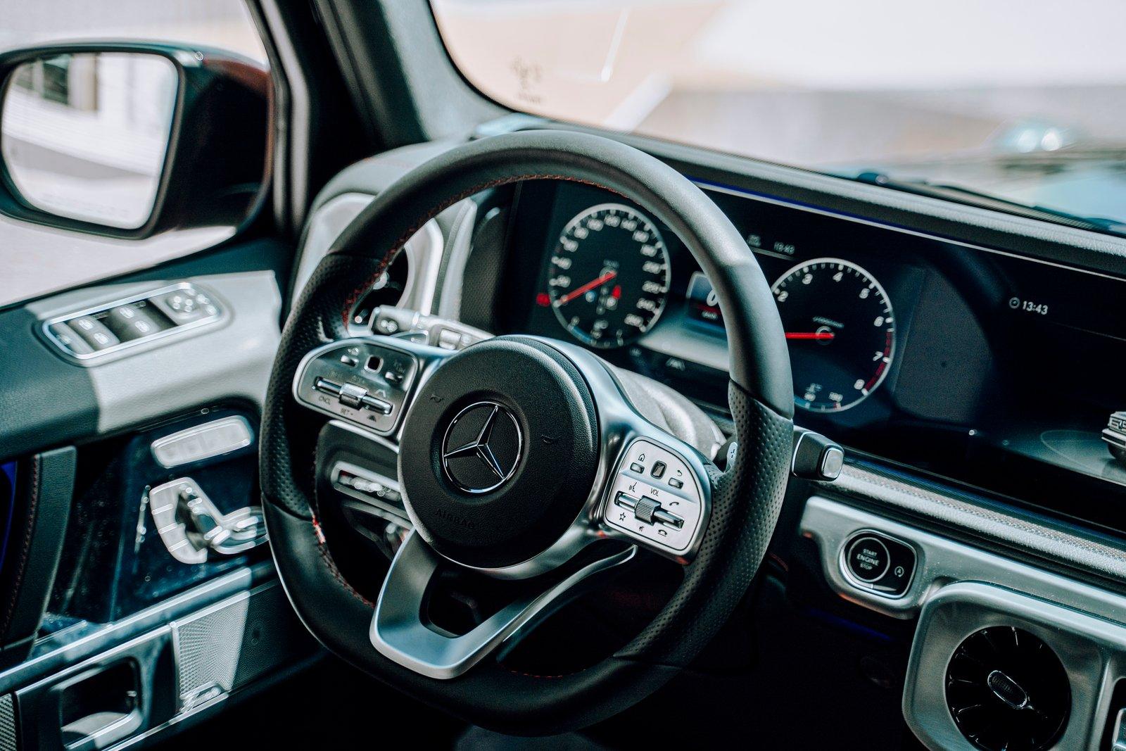 Mercedes G-Class — Cockpit