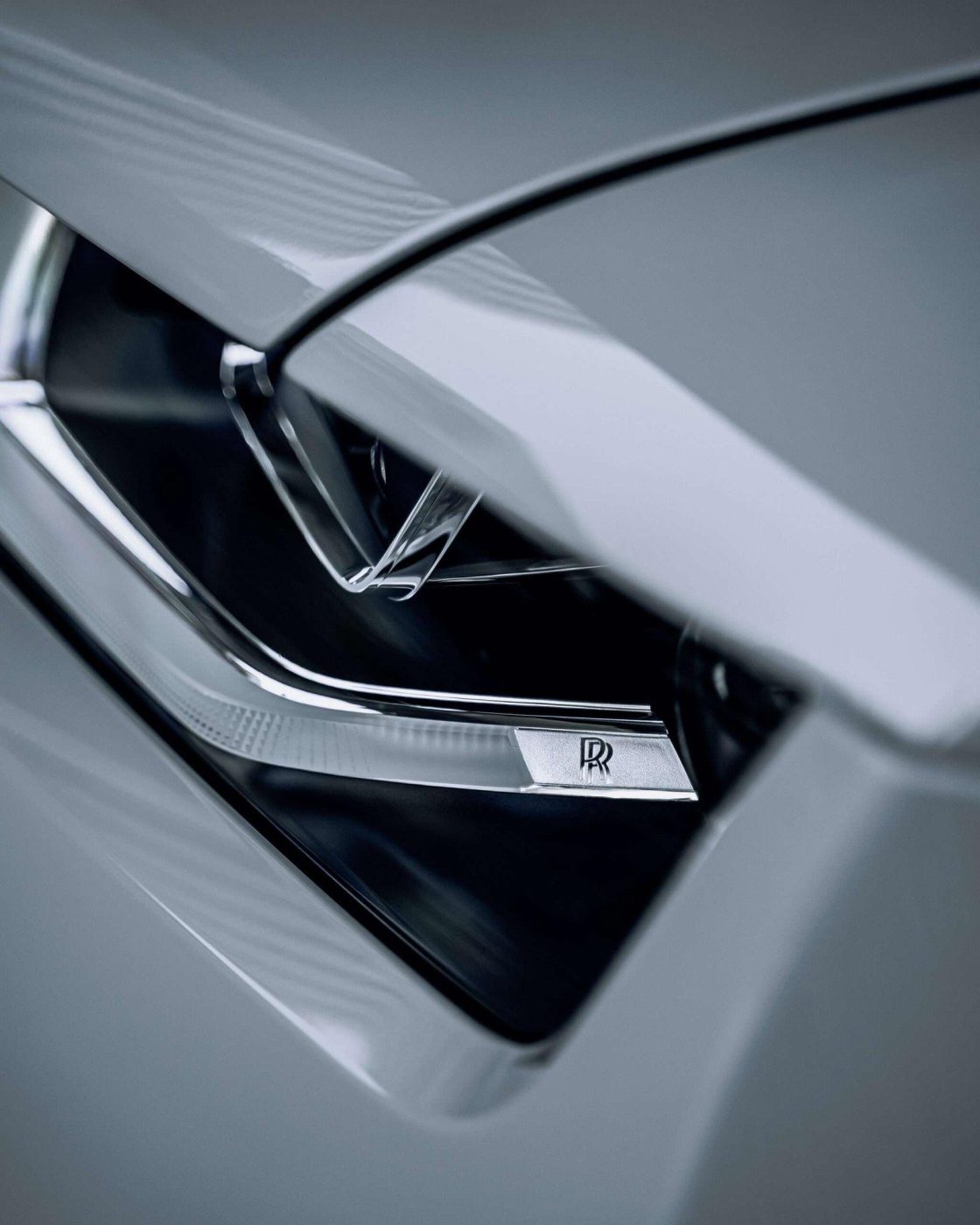 Rolls-Royce Ghost — Light line